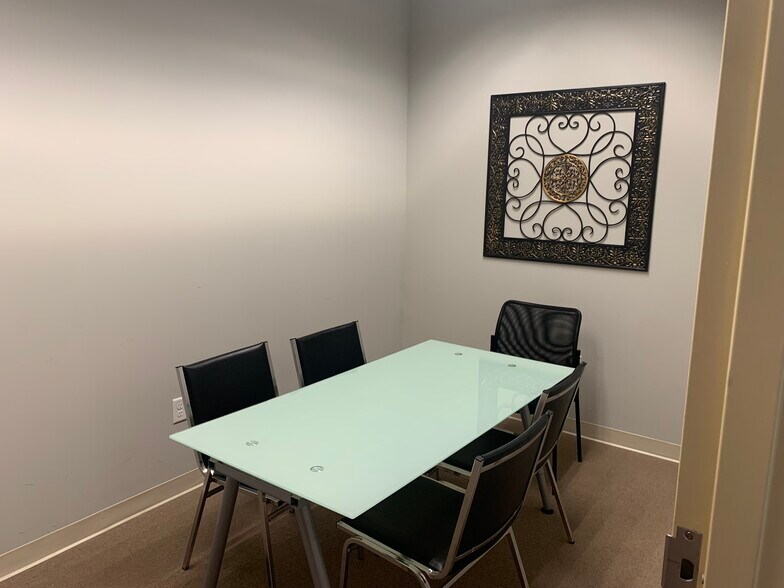 More Photos Of 2604 Cypress Ridge Blvd, Wesley Chapel Office For Lease