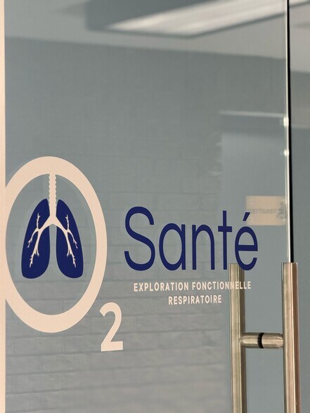 More Photos Of 3858-3870 Notre-Dame, Laval Office For Sale