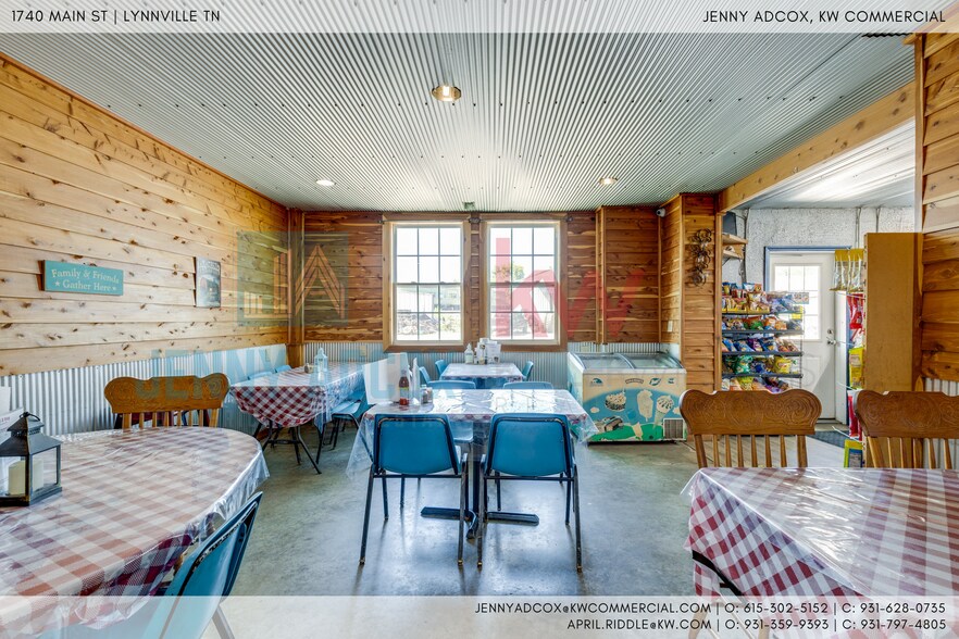 More Photos Of 1740 Main St, Lynnville General Retail For Sale