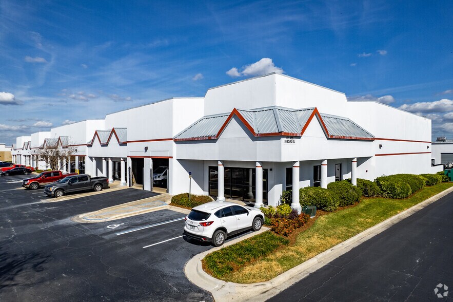 More Photos Of 3905 Center Loop, Orlando Unknown For Lease