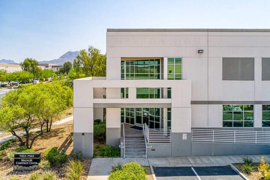More Photos Of 7511 Eastgate Rd, Henderson Warehouse For Sale