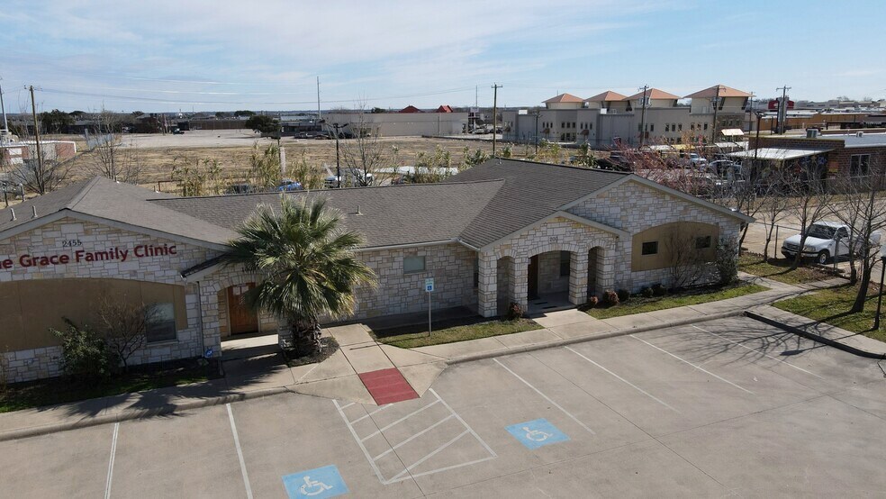 More Photos Of 2451-2461 Robinson Rd, Grand Prairie Medical For Sale