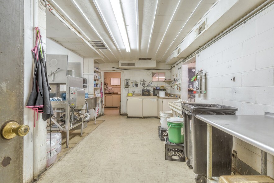 More Photos Of 29301 Hwy 82 Hwy, Park Hill Restaurant For Sale