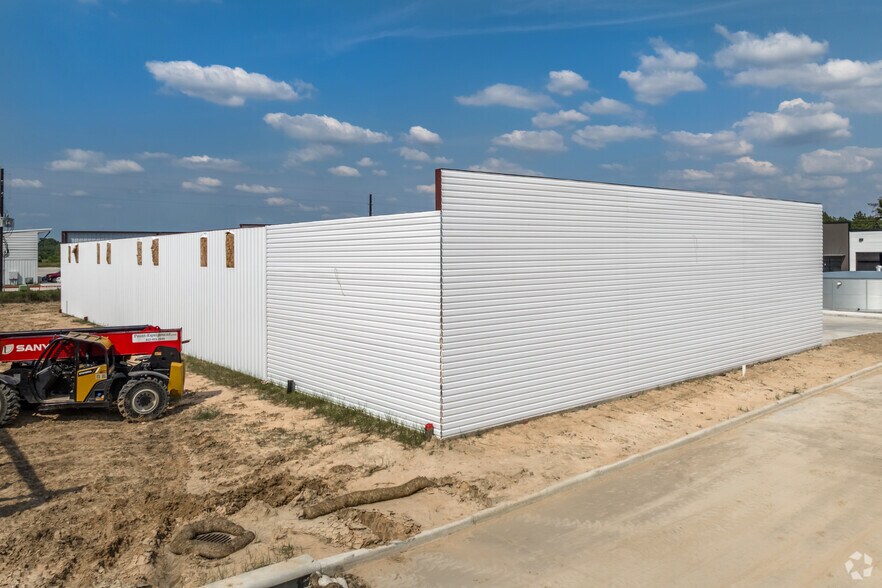 More Photos Of 18011 Cypress Rose Hill Rd, Cypress Unknown For Lease