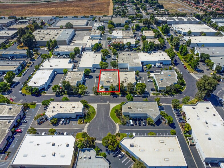 More Photos Of 11990 Hertz St, Moorpark Warehouse For Sale