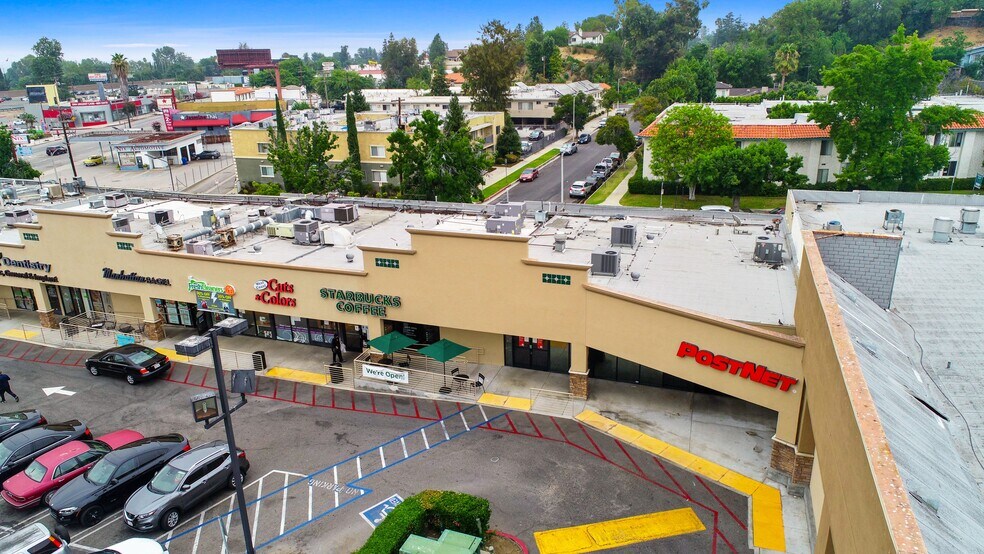 More Photos Of 20040-20060 Ventura Blvd, Woodland Hills Freestanding For Lease