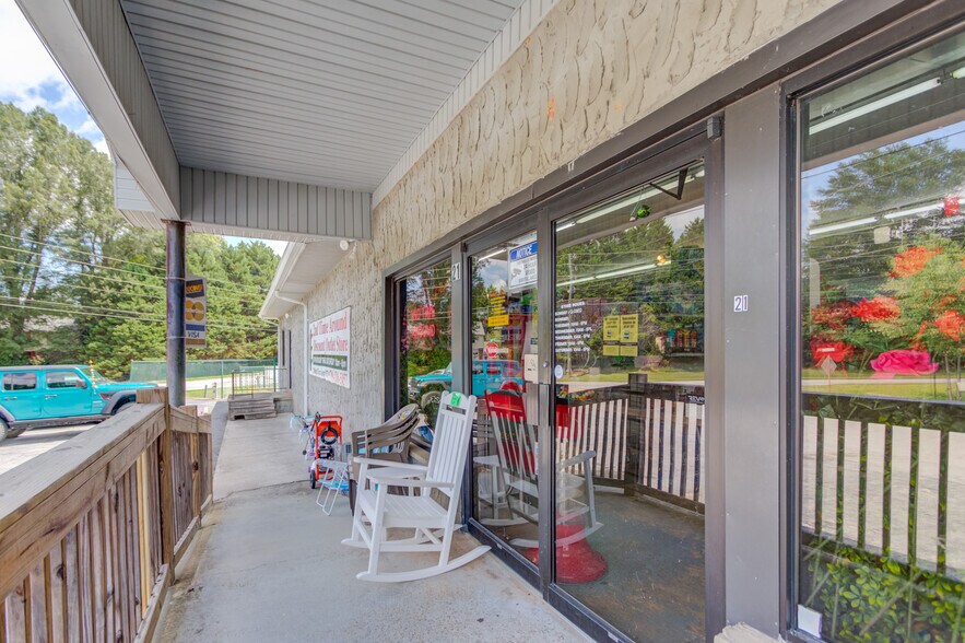 More Photos Of 21 Midget Dr, Toccoa Restaurant For Sale