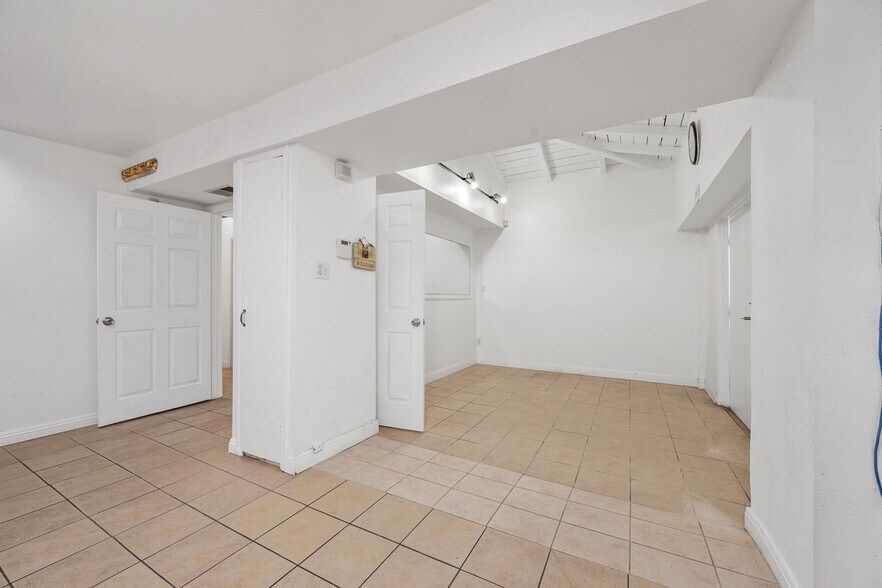 More Photos Of 3861 Jasmine Ave, Culver City Medical For Lease