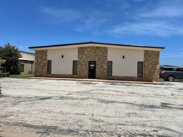 Primary Photo Of 142 Tannehill Dr, Abilene Office For Lease