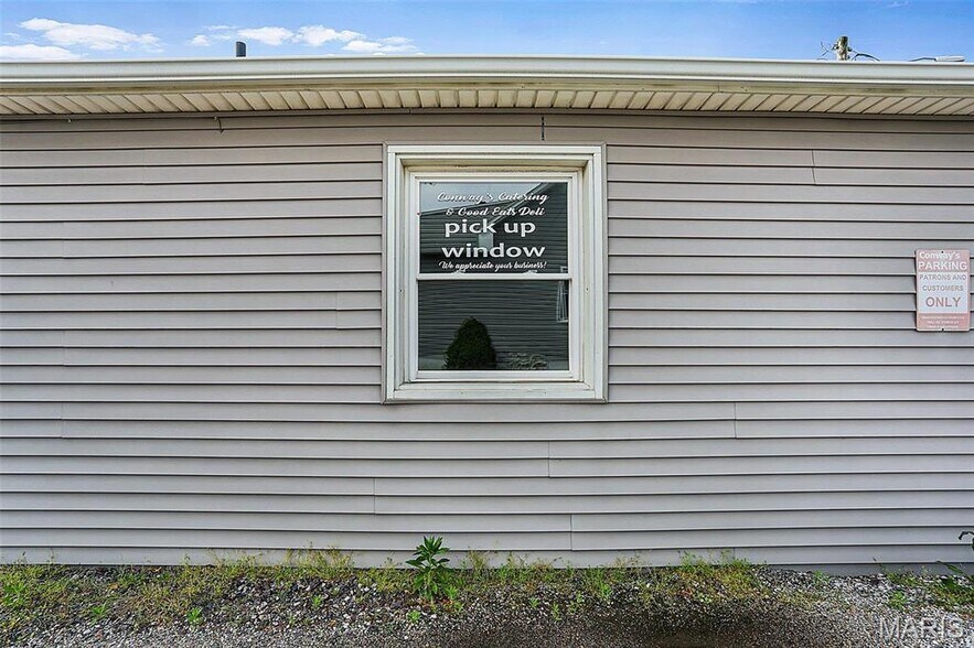 More Photos Of 2112 S Center St, Maryville Restaurant For Sale