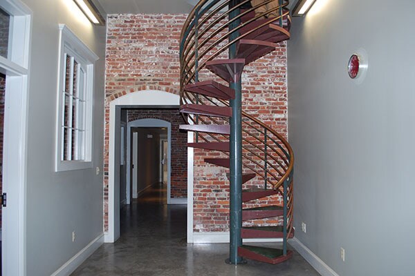 More Photos Of 81 Freight Yard Way, Northfield Showroom For Sale