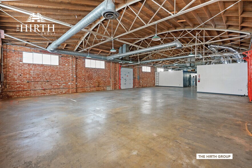 More Photos Of 5358 Cartwright Ave, North Hollywood Warehouse For Sale