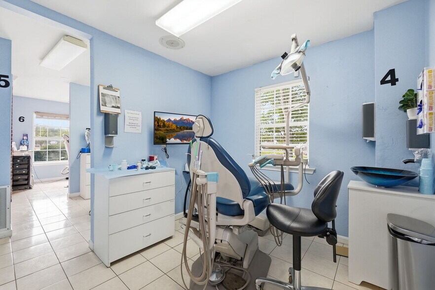 More Photos Of 9510 Lanham Severn Rd, Lanham Office For Sale