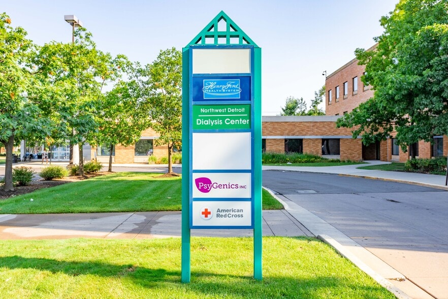 More Photos Of 7800 W Outer Dr, Detroit Medical For Lease