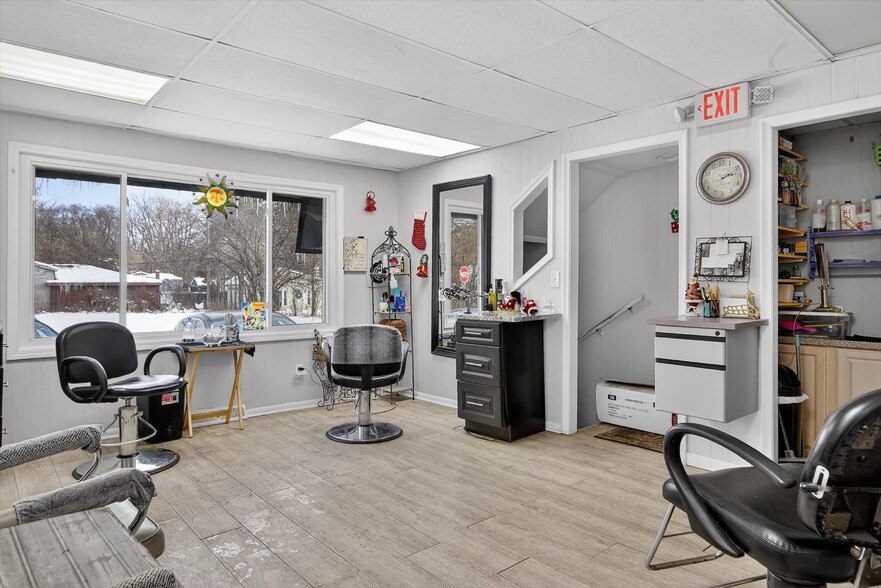 More Photos Of 7045 Cooley Lake Rd, West Bloomfield Freestanding For Sale
