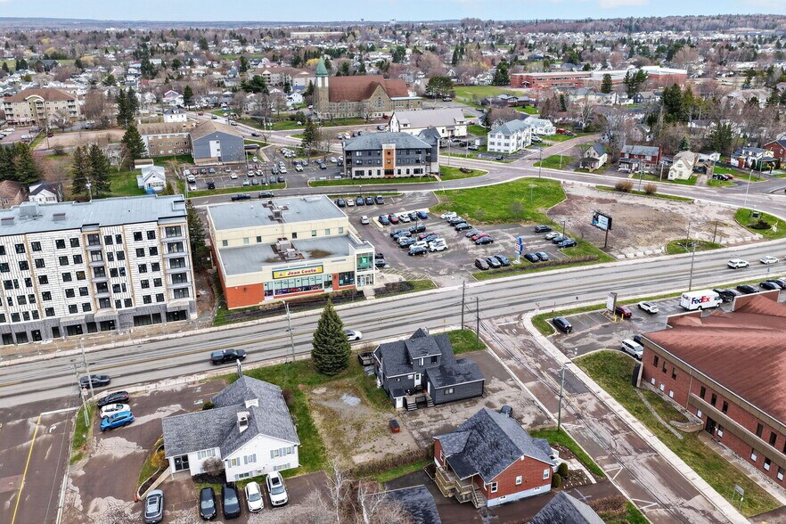 More Photos Of 120 Champlain Rue, Dieppe Office For Sale