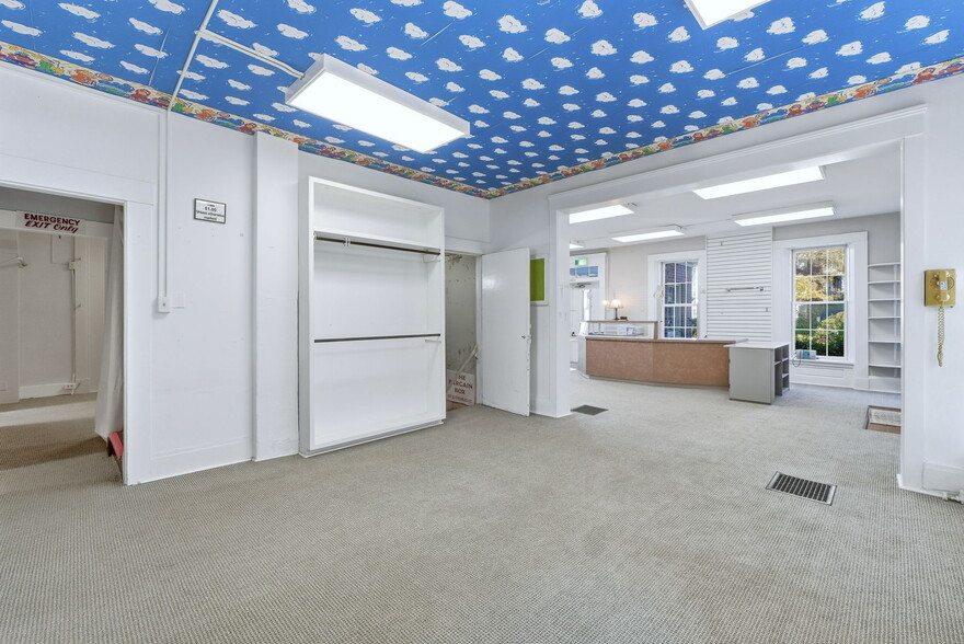 More Photos Of 607 E Charles St, Muncie General Retail For Sale