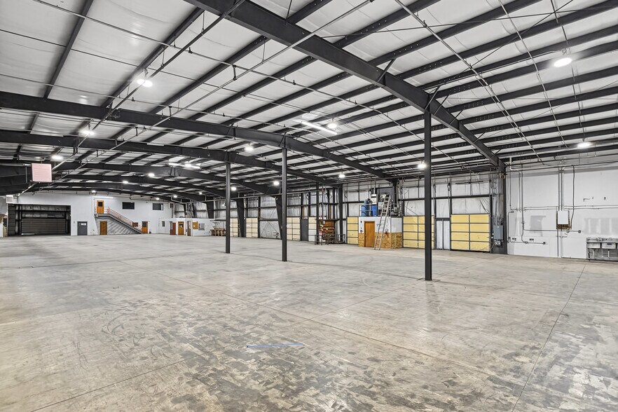 More Photos Of 2150 Milton ave, Des Moines Industrial For Sale