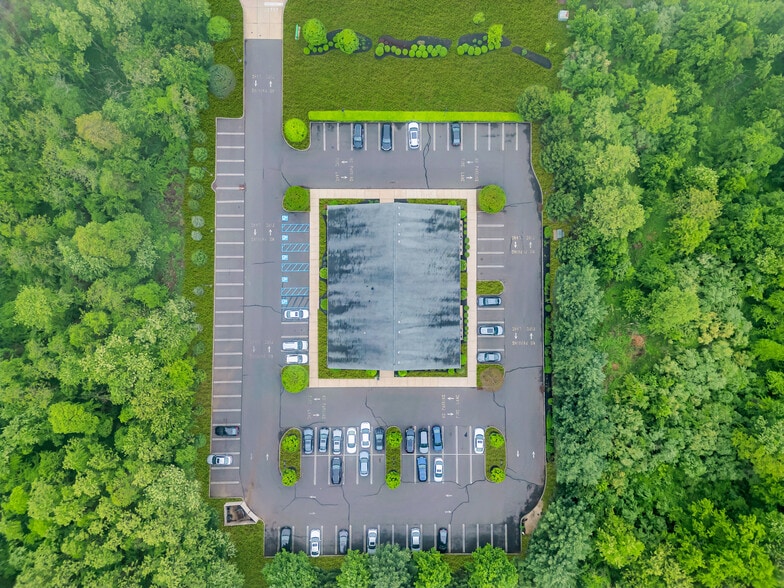 More Photos Of 500 Park Ave, Manalapan Township Medical For Lease