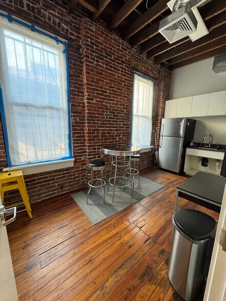 More Photos Of 109-111 N State St, Jackson Loft Creative Space For Lease