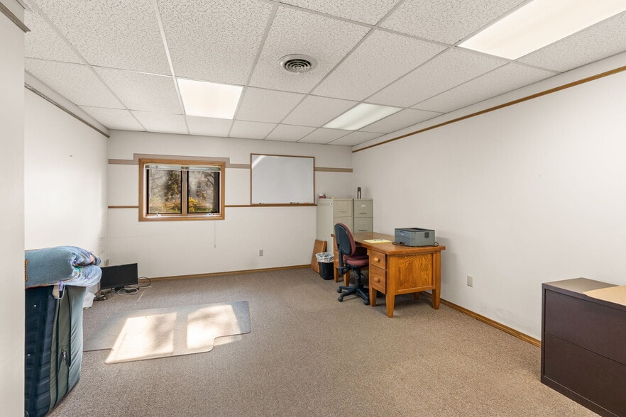 More Photos Of 81 Timberline Dr, Bozeman Freestanding For Lease