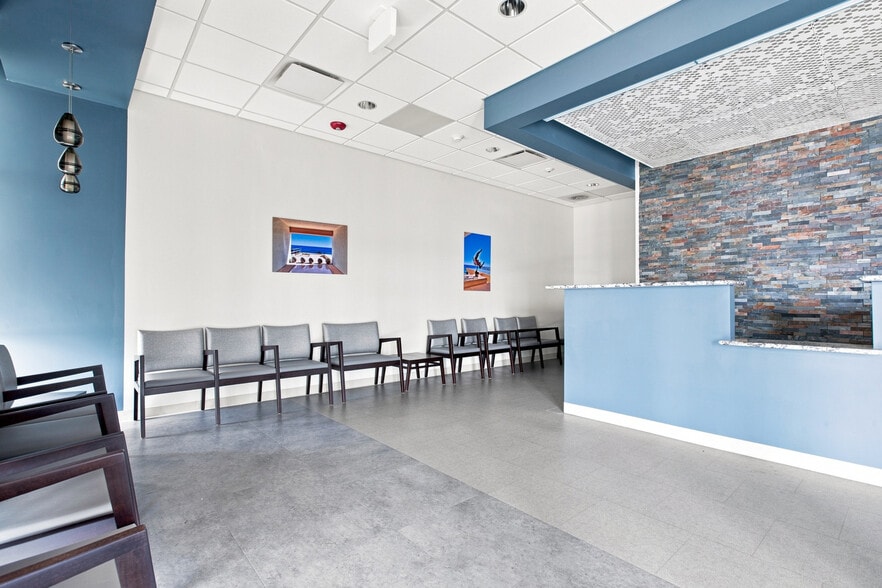More Photos Of 1019 Charleston Ave E, Mattoon Office For Lease