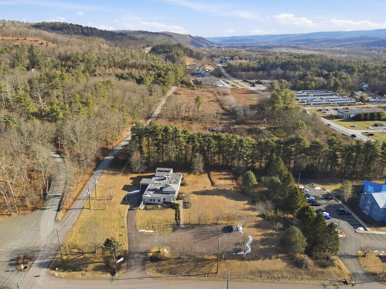 More Photos Of 113 Pocono Dr, Milford Office For Sale