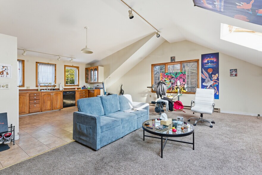 More Photos Of 190 University Dr, Amherst Office For Sale