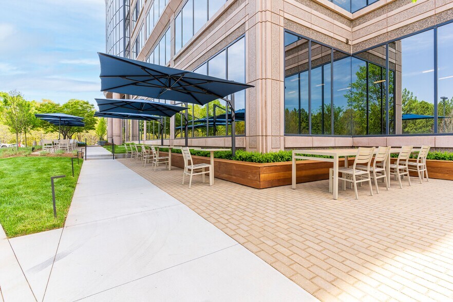 More Photos Of 3460 Preston Ridge Rd, Alpharetta Office For Lease