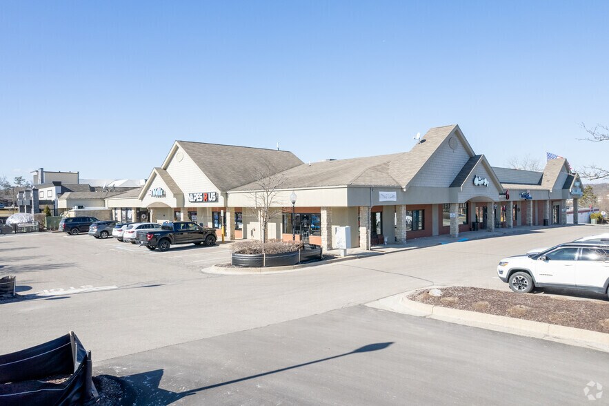 More Photos Of 131 S Milford Rd, Milford Freestanding For Lease