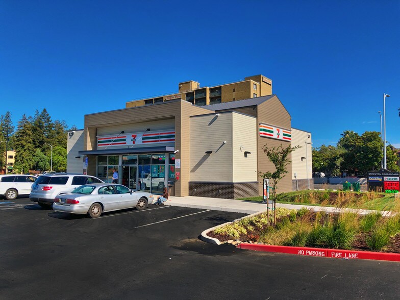 More Photos Of 121 S Center St, Stockton Convenience Store For Sale
