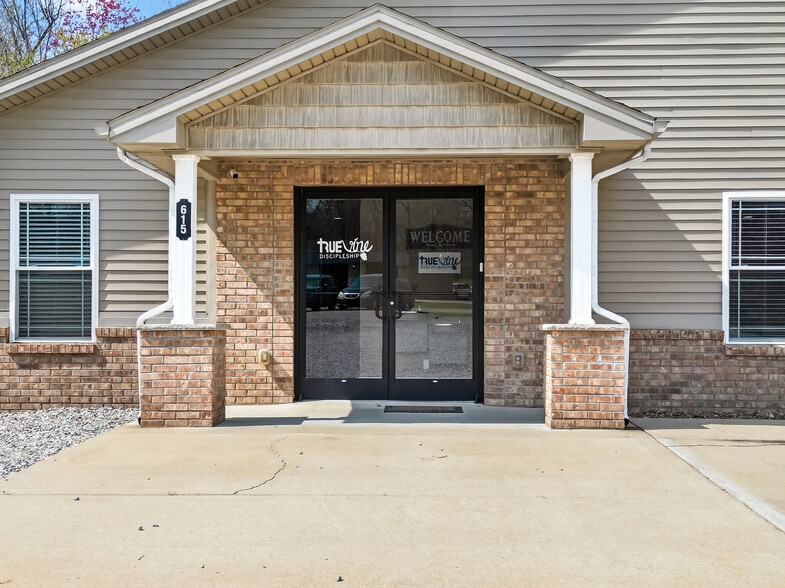 More Photos Of 615 S 2nd St, Central City Specialty For Sale