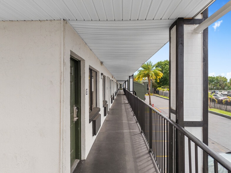 More Photos Of 3956 W Colonial Dr, Orlando Hotel For Sale