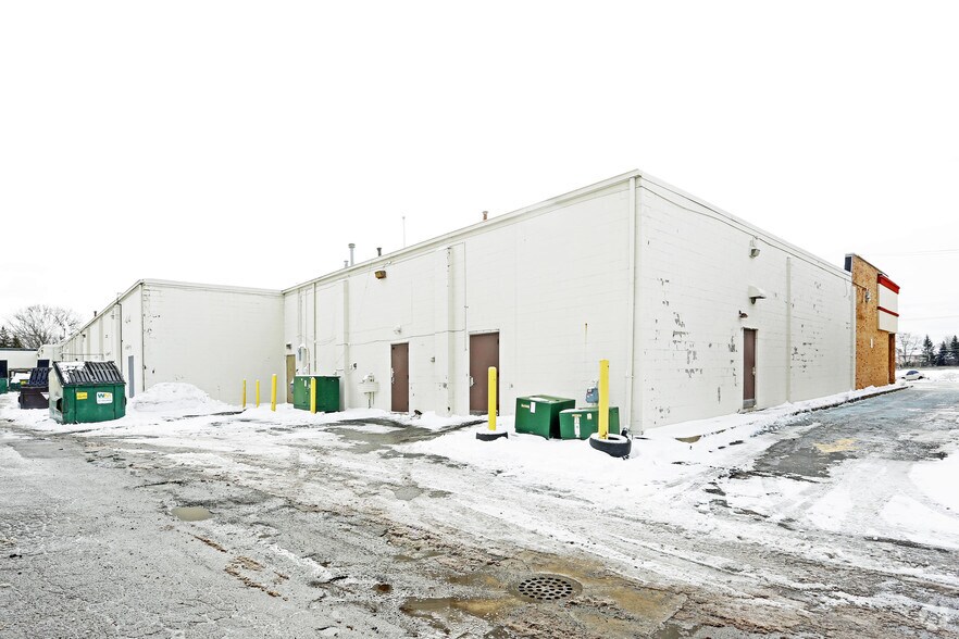 More Photos Of 3215-3271 South Blvd, Auburn Hills Freestanding For Lease