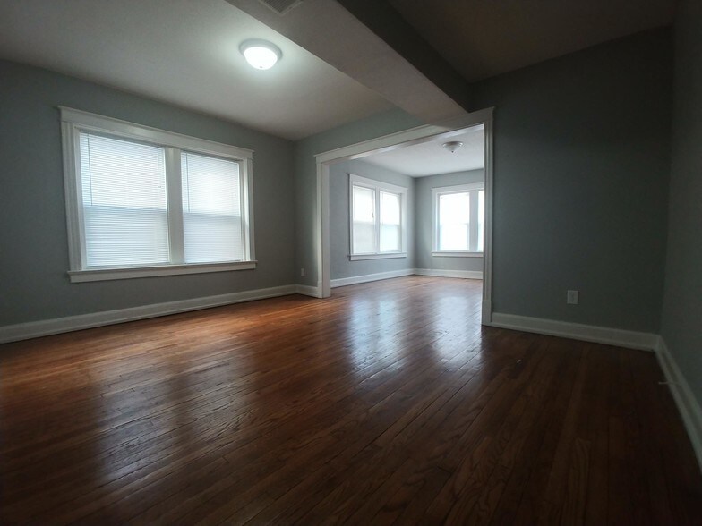 More Photos Of 2708-2710 Benton Blvd, Kansas City Apartments For Sale