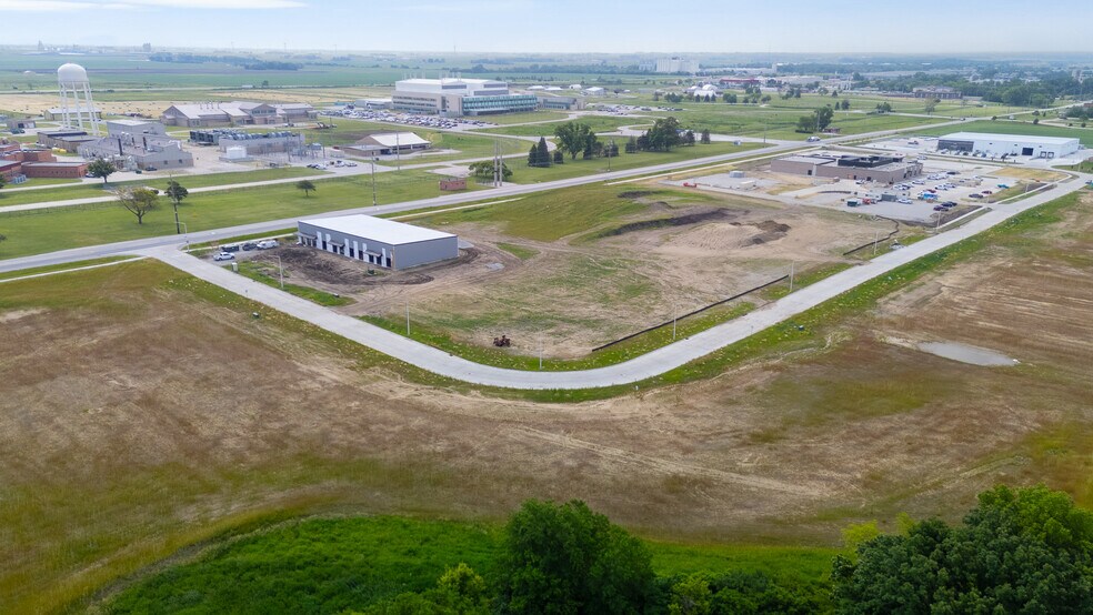 More Photos Of 2542 Bailey Ave, Ames Light Distribution For Lease