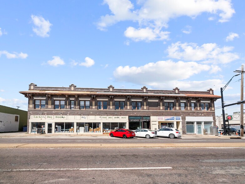More Photos Of 901 W Jefferson Blvd, Dallas Storefront For Lease