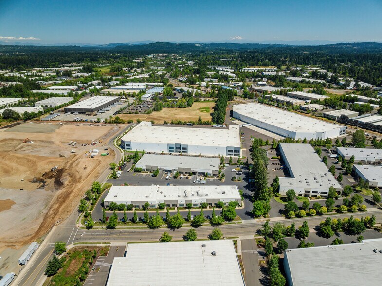 More Photos Of 19850-19990 SW 112th Ave, Tualatin Warehouse For Lease