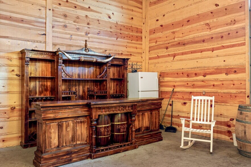 More Photos Of 2 County Road 2141 rd, Alpine Hotel For Sale