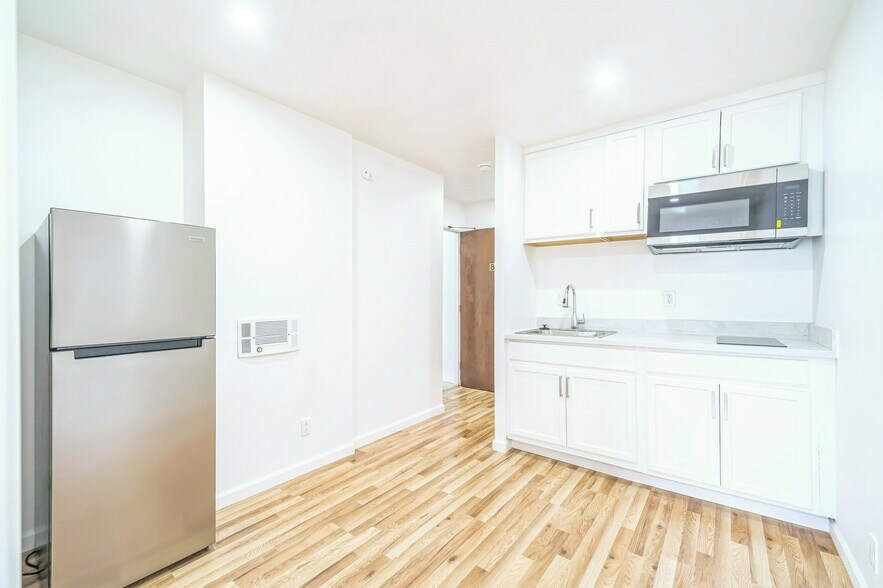 More Photos Of 823 Webster St, Oakland Storefront Retail Residential For Sale