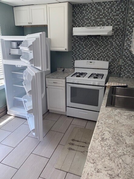 More Photos Of 452-454 Pearl St, Buffalo Storefront Retail Residential For Sale