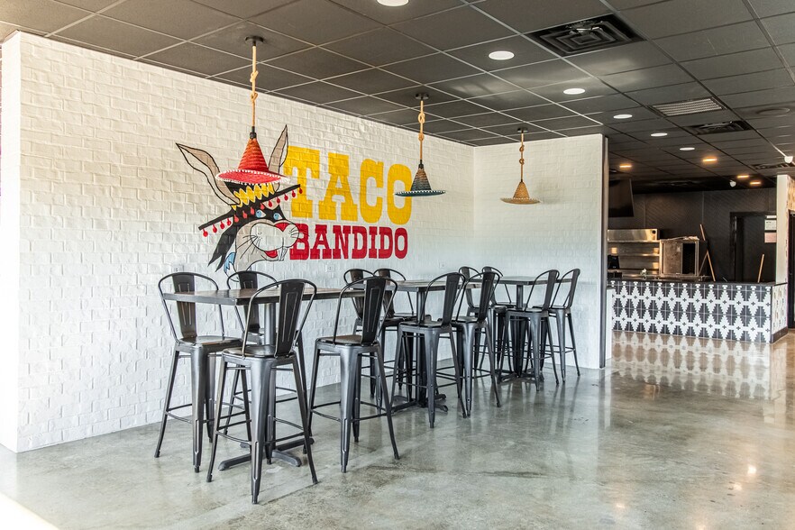 More Photos Of 2057 E Madison Ave, Bastrop Freestanding For Sale