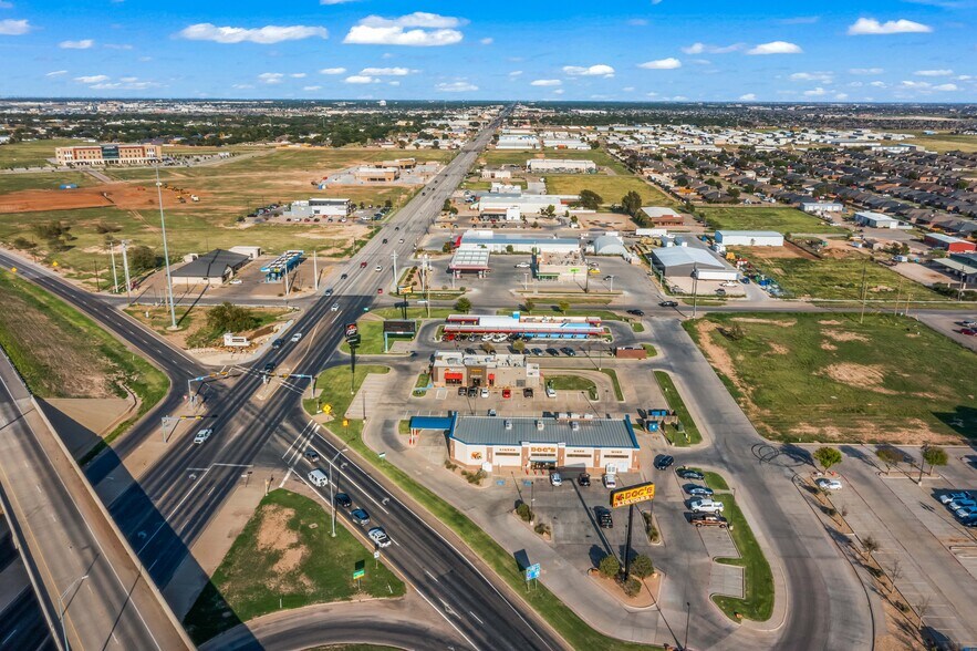 More Photos Of 7907 82nd St, Wolfforth Fast Food For Lease