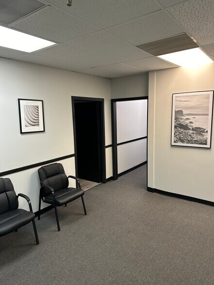 More Photos Of 210 N Hammes Ave, Joliet Medical For Lease