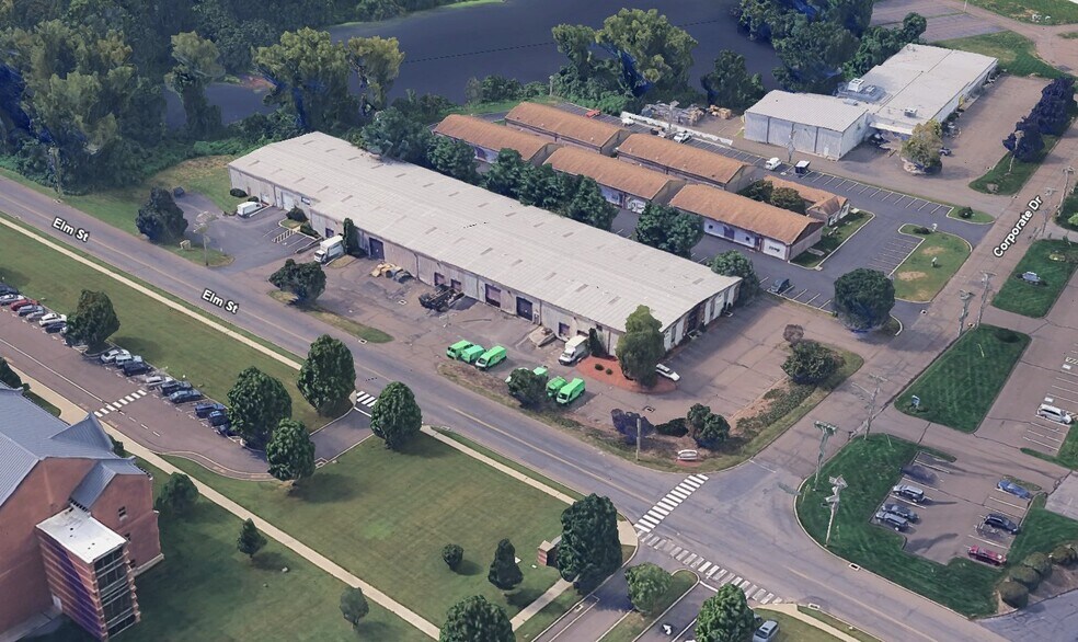 More Photos Of 1 Corporate Dr, North Haven Warehouse For Lease