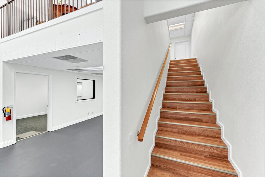 More Photos Of 1925 Francisco Blvd E, San Rafael Light Manufacturing For Lease