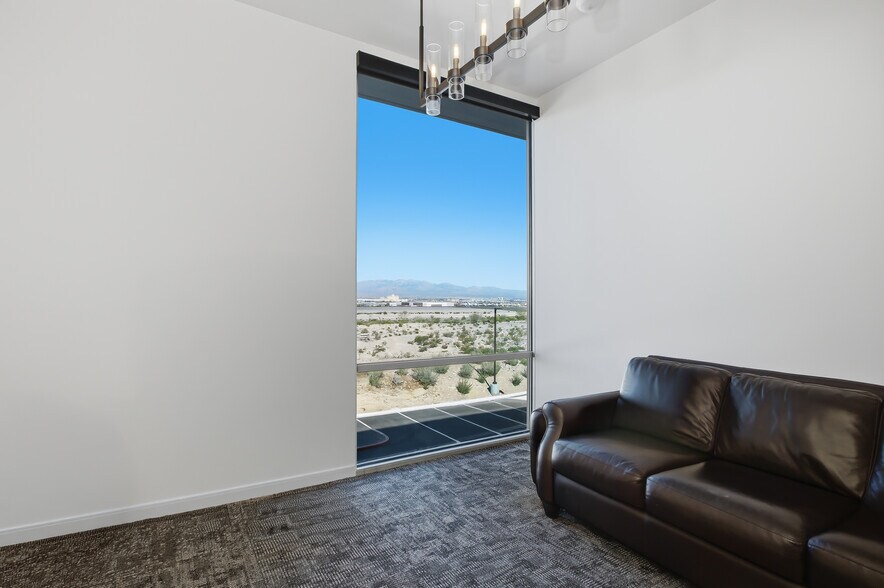 More Photos Of 1301 Seven Hills Drive, Henderson Medical For Sale