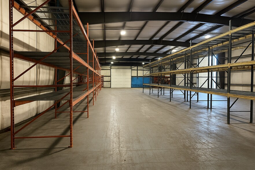 More Photos Of 429 Lake Rd, Killingly Warehouse For Lease