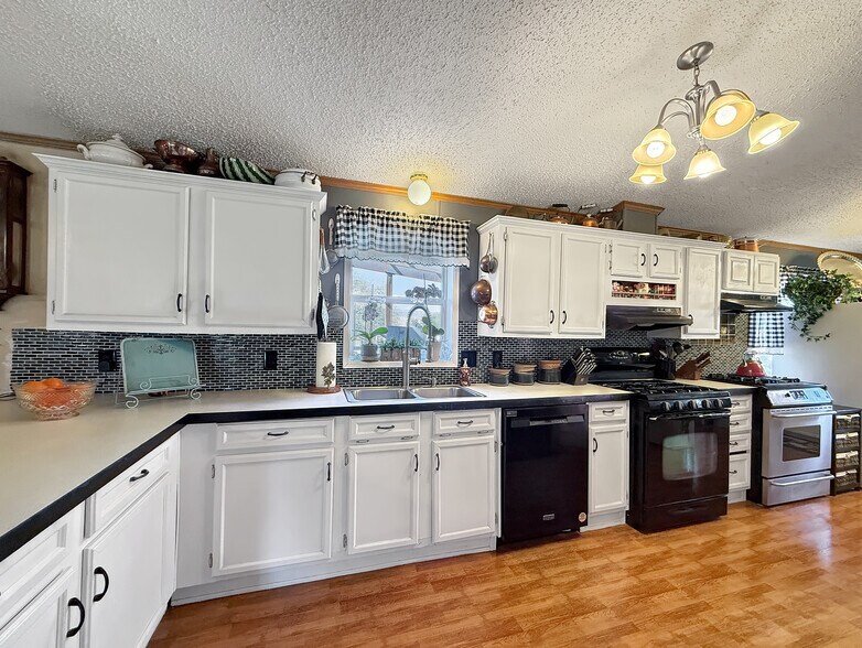 More Photos Of 5955 Sawmill Mesa Rd, Delta Specialty For Sale