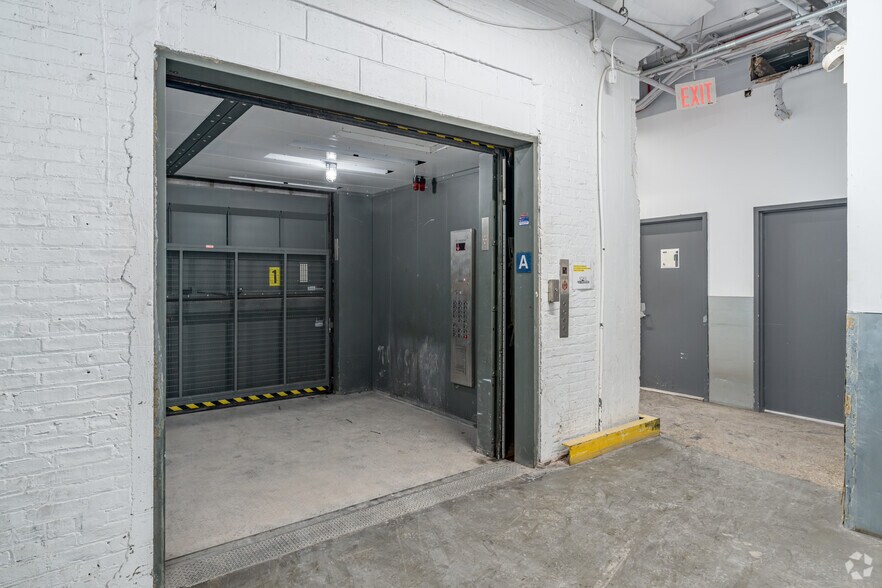 More Photos Of 37-18 Northern Blvd, Long Island City Office For Lease